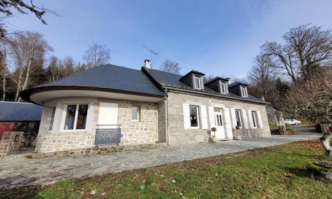 Chaveroche House | 70 m² Gîte ∙ 2 bedrooms ∙ 3 guests