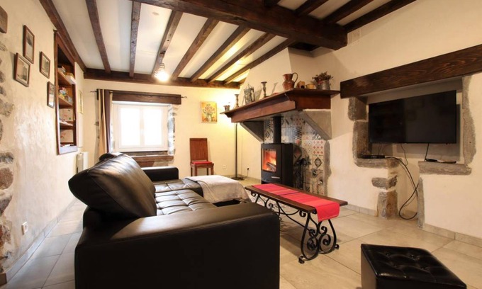 Ainhice-Mongelos House | 70 m² Gîte ∙ 2 bedrooms ∙ 4 guests