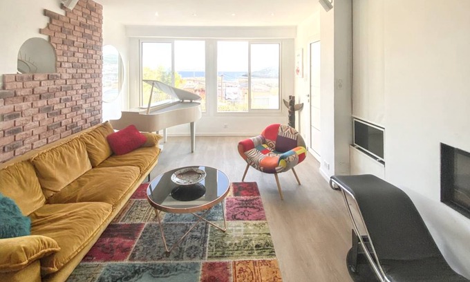 8th Arrondissement House | 70 m² House ∙ 2 bedrooms ∙ 4 guests