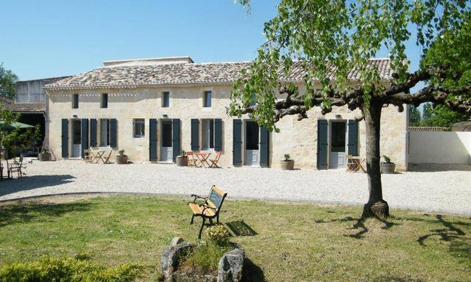 Puisseguin House | 70 m² House ∙ 2 guests
