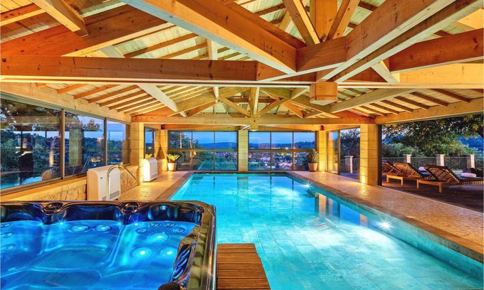 Sarlat-la-Caneda House | 700 m² House ∙ 7 bedrooms ∙ 14 guests