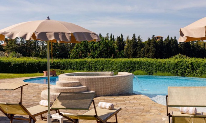 San Pietro in Bossolo Villa | 700 m² Villa ∙ 10 bedrooms ∙ 20 guests
