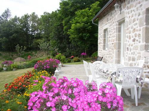 Sarroux-Saint-Julien House | 75 m² Gîte ∙ 3 bedrooms ∙ 6 guests