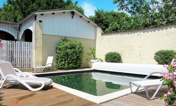 Vertheuil Other | 80 m² Accommodation ∙ 1 bedroom ∙ 4 guests