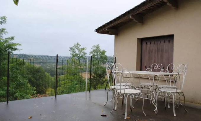 Pays-de-Belves House | 80 m² House ∙ 2 bedrooms ∙ 4 guests