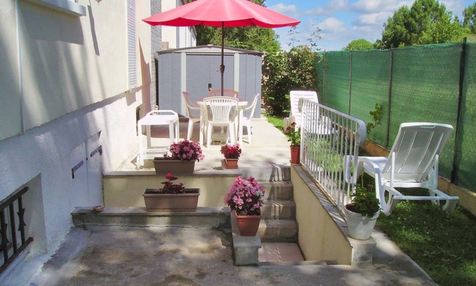 Breuillet Apartment | 82 m² Apartment ∙ 2 bedrooms ∙ 5 guests