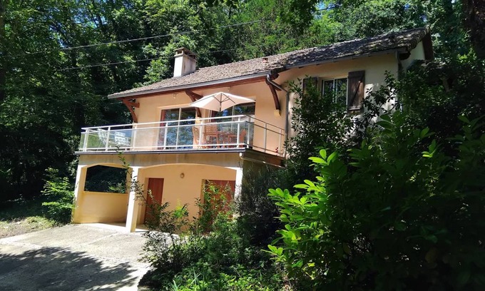 Montignac House | 85 m² House ∙ 2 bedrooms ∙ 4 guests