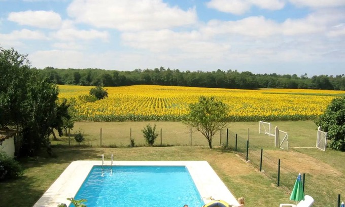Gemozac House | 85 m² House ∙ 3 bedrooms ∙ 6 guests