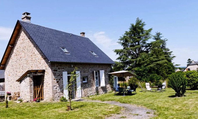 Saint-Yrieix-le-Dejalat House | 90 m² House ∙ 2 bedrooms ∙ 4 guests