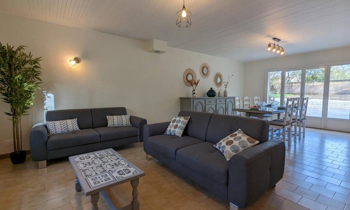 Puyreaux Cottage | 90 m² Cabin ∙ 3 bedrooms ∙ 5 guests