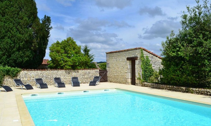 Lignieres-Sonneville Cottage | 90 m² Cabin ∙ 2 bedrooms ∙ 4 guests