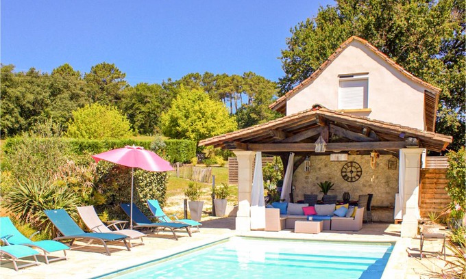 St-Sauveur-Lalande House | 90 m² Farmhouse ∙ 3 bedrooms ∙ 8 guests