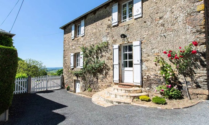 Albignac House | 90 m² House ∙ 2 bedrooms ∙ 4 guests