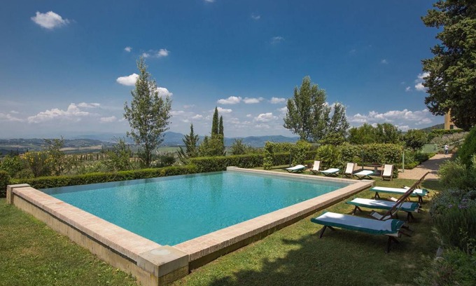 Santo Stefano A Tizzano Villa | 900 m² Villa ∙ 7 bedrooms ∙ 14 guests
