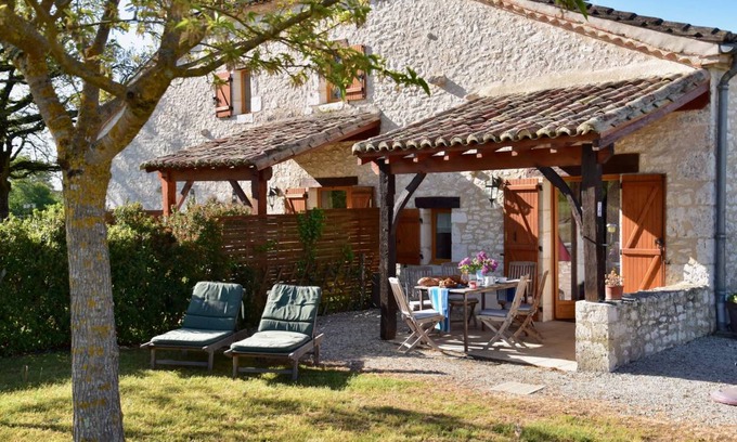 Monflanquin Apartment | 95 m² Apartment ∙ 2 bedrooms ∙ 7 guests