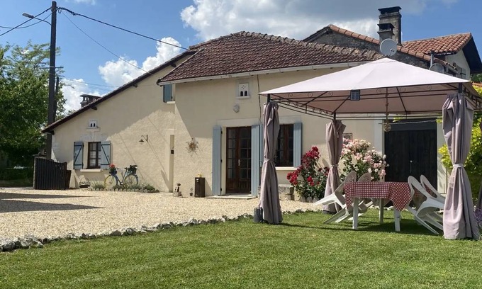 Chalais House | 95 m² House ∙ 3 bedrooms ∙ 6 guests