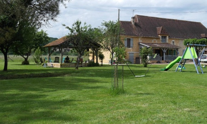 Limeuil Cottage | 96 m² Cabin ∙ 3 bedrooms ∙ 6 guests