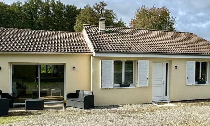 Bersac-sur-Rivalier House | 96 m² House ∙ 2 bedrooms ∙ 6 guests