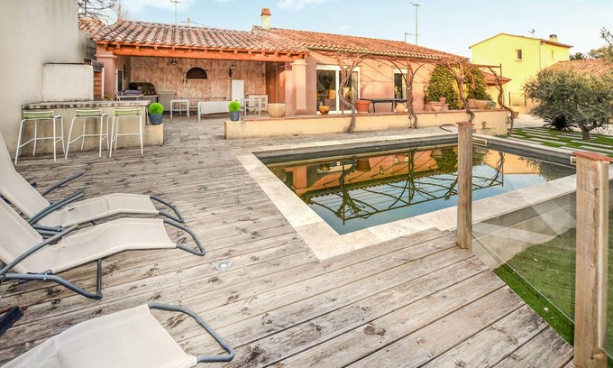 Orange House | 96 m² House ∙ 3 bedrooms ∙ 6 guests