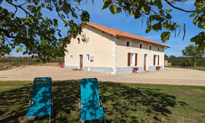 Oradour-Fanais Cottage | 97 m² Cabin ∙ 3 bedrooms ∙ 6 guests