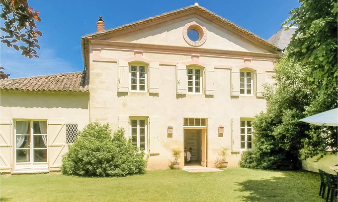 Saint-Antoine-de-Breuilh House | 98 m² House ∙ 2 bedrooms ∙ 4 guests