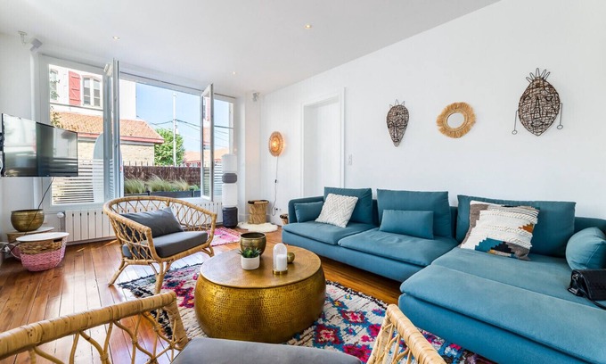 Biarritz Apartment | ALOE KEYWEEK Architect Apartment with terrace and garage Biarritz