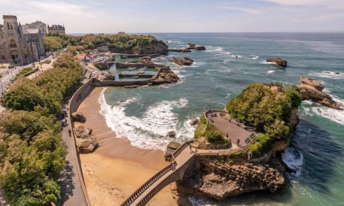 Biarritz City Centre Apartment | Apartment Bellevue Plage in Biarritz - 4 persons, 2 bedrooms