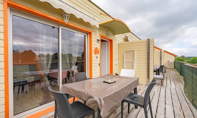 Saint-Simon-de-Bordes Apartment | Apartment 'Le Clos Du Champ De L'Amour - Marennes' with Private Pool and Air Conditioning