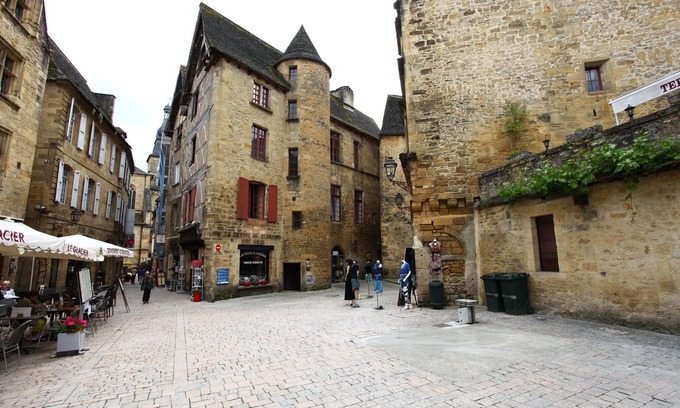 Sarlat-la-Caneda Historic Center Apartment | APARTMENT LE ROYERE