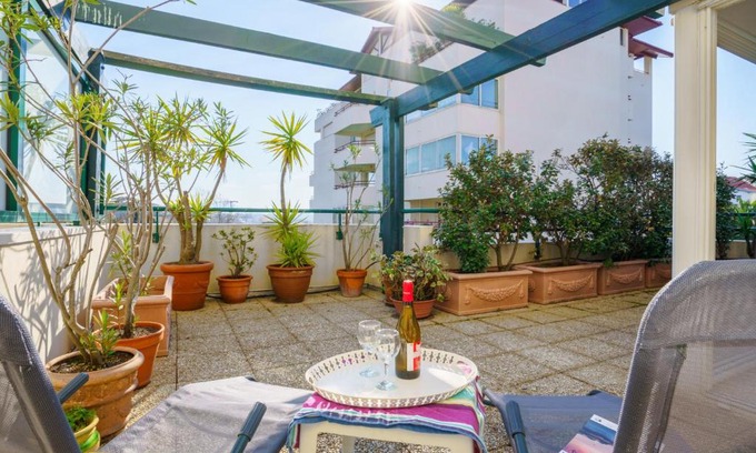 Biarritz Apartment | Apartment Les Jardins Victoria-1 by Interhome
