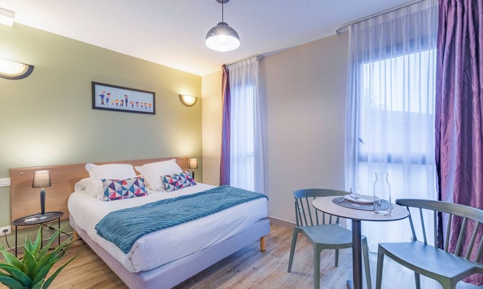Angouleme Apartment | Appart'City Classic Angoulême Centre