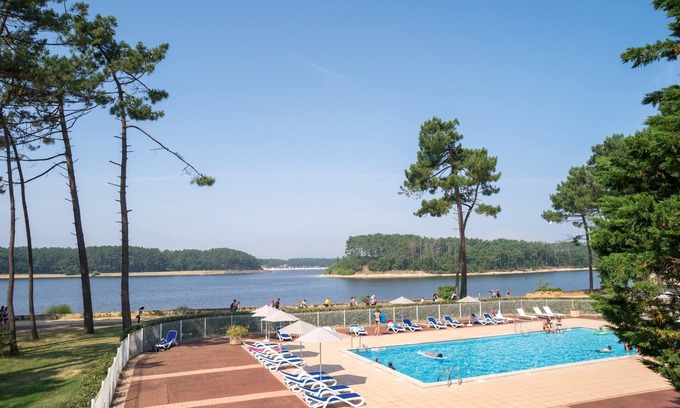 Soustons Condo | Appart pour 6 Vue Lac | Accès Piscine