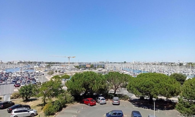 La Rochelle Apartment | Appartement La Rochelle, 2 pièces, 4 personnes - FR-1-551-21
