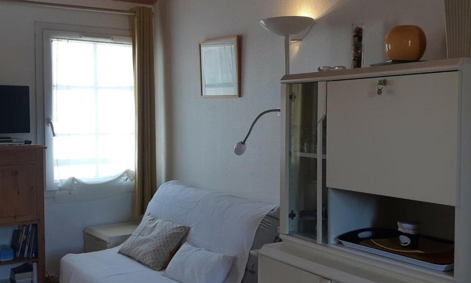 Saint-Martin-de-Re Apartment | Appartement Saint-Martin-de-Ré, 2 pièces, 2 personnes - FR-1-544-6