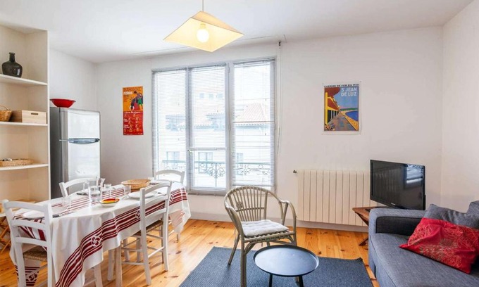 Saint-Jean-de-Luz City Center Apartment | Appartement Saint-Jean-de-Luz, 3 pièces, 6 personnes - FR-1-4-435