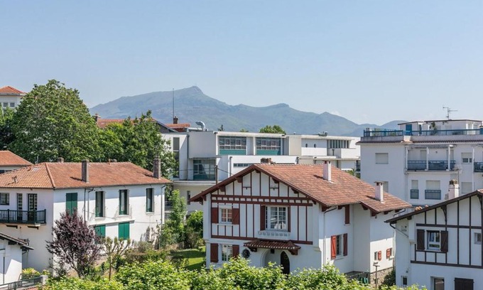 Saint-Jean-de-Luz City Center Apartment | Appartement Saint-Jean-de-Luz, 2 pièces, 4 personnes - FR-1-4-426
