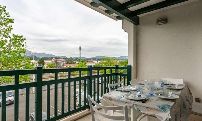 Saint-Jean-de-Luz City Center Apartment | Appartement Saint-Jean-de-Luz, 4 pièces, 6 personnes - FR-1-4-542