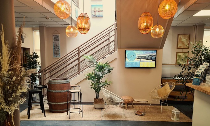 Blanquefort Hostel | Auberge de jeunesse HI Bordeaux-Blanquefort (Ex Otellia)