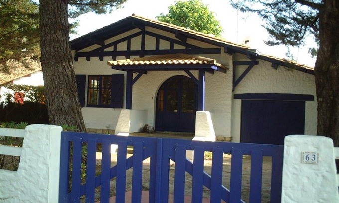 Le Moulleau Villa | Basque villa renovated in 2025 - sleeps 6 - 400m from the beach and shops