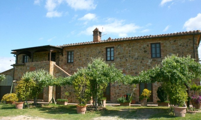 Torrita di Siena Villa | Beautiful Villa for 15. Panoramic sitting area. Pool, Tennis, table tennis, children playground,
