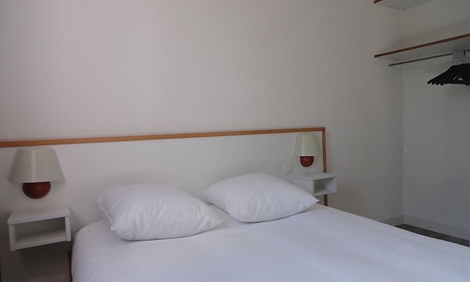 Tonnay-Boutonne Villa | Chalet 10 for 4 People