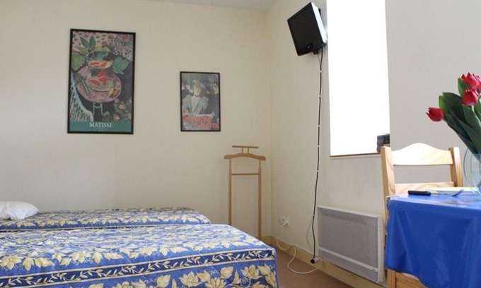La Rochelle City Centre Apartment | Charming 1BR Apt in Historic Building, Central La Rochelle, Near Old Port, Private Parking