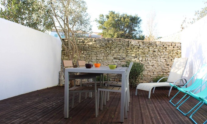 Saint-Martin-de-Re Apartment | Charming 2-Bedroom Apartment with Private Parking & Terrace in Saint-Martin-de-Ré