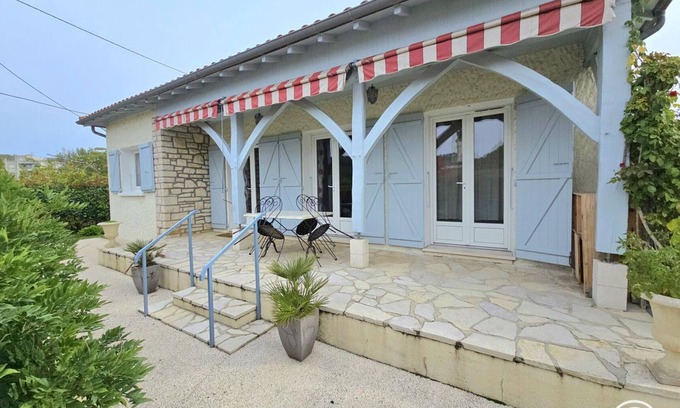 Trelissac Cottage | Charming Modern Home: WiFi, Terrace, Near Greenway, Close to Trélissac & Périgueux