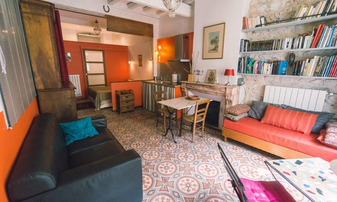 Arles City Centre Apartment | Charming studio 2 minutes from the Arena