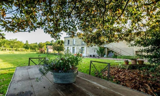 Bourg-sur-Gironde House | Chateau Camponac