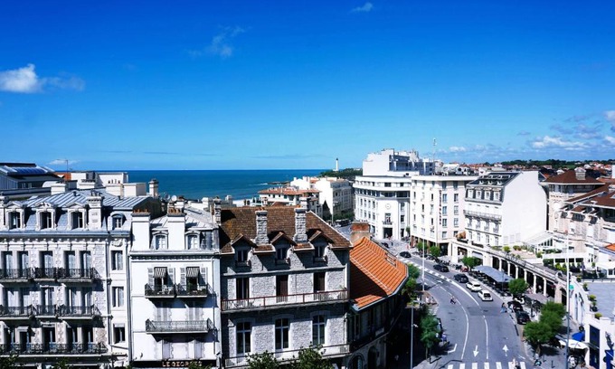 Biarritz City Centre Apartment | CITY VIEW KEYWEEK Apartment in the heart of Biarritz close to the beach