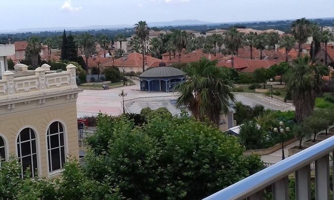 Hyeres City Centre Apartment | Comfortable apartment sea view in downtown Hyères