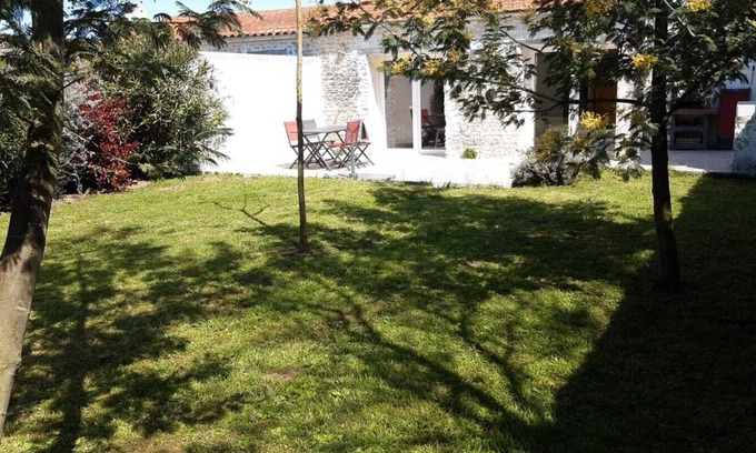 Saint-Georges-d'Oleron House | Comfortable, quiet, 2 shower rooms, 2 toilets, adjustable from 2 to 6 people.