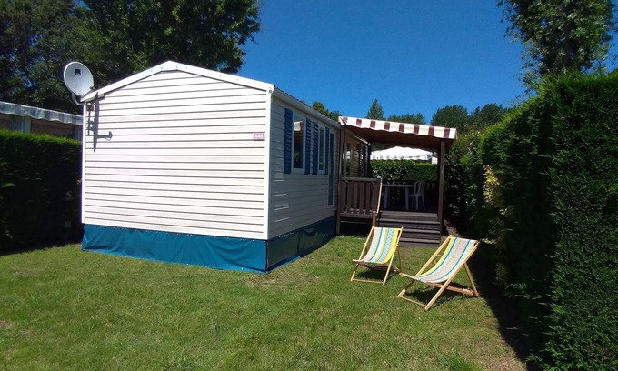 Les Mathes House | Comfortable mobile home for 4 to 8 people, in a peaceful natural setting.